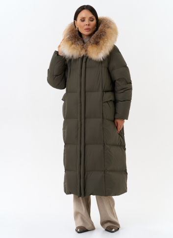 Женский длинный пуховик с отделкой из меха лисы