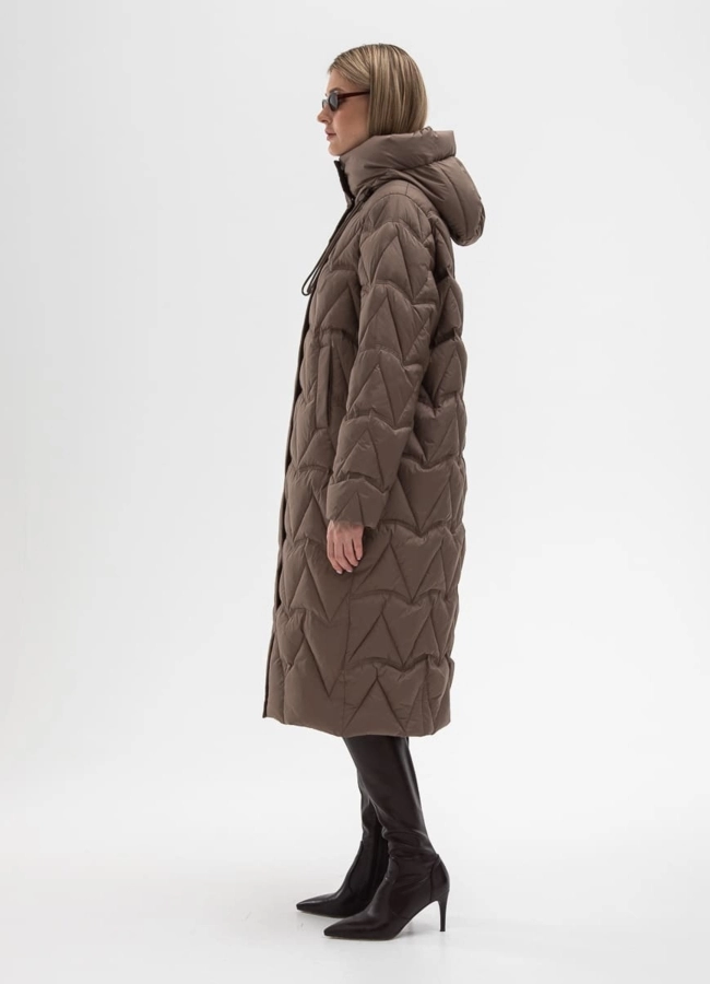 Женский пуховик коричневого цвета модель № 31137 в рассрочку