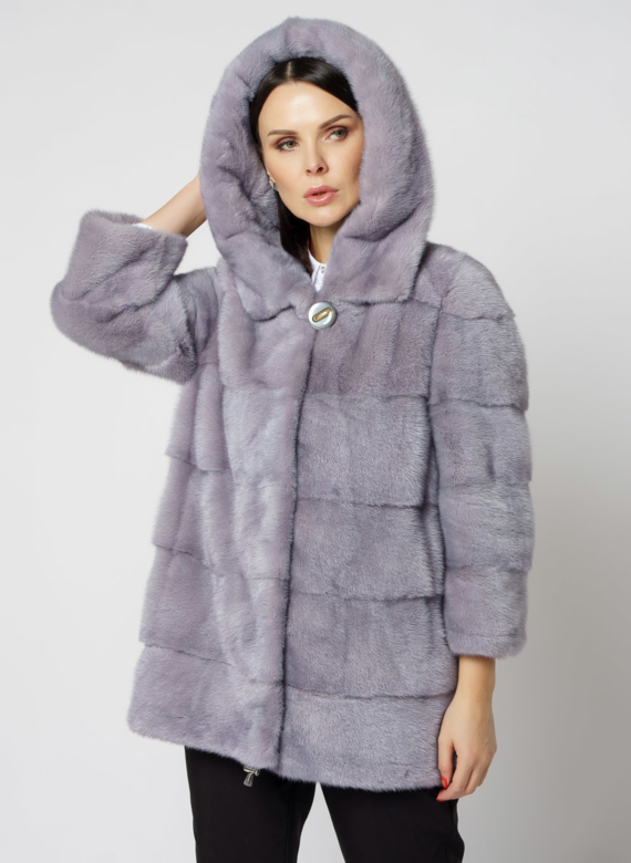 Шуба из норки с капюшоном и кулиской голубого цвета