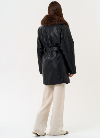 Женская утепленная куртка из эко кожи с воротником из эко меха