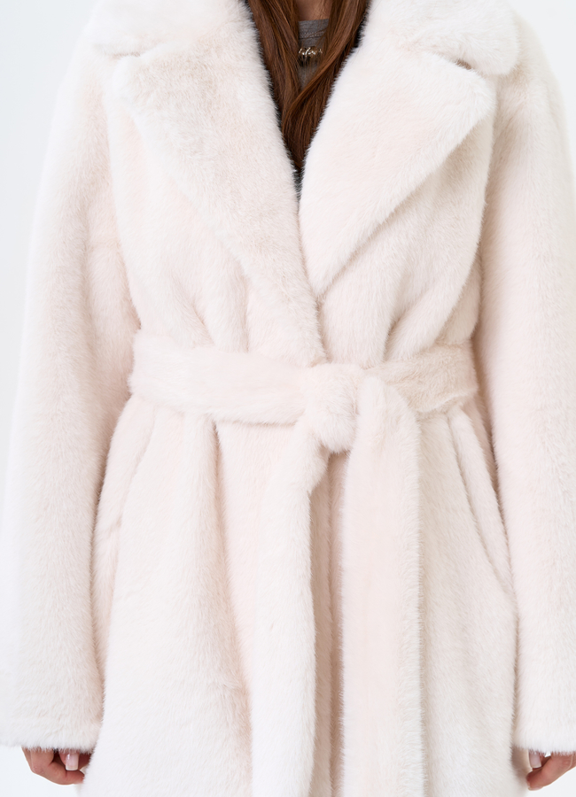 Женская шуба из эко меха с английским воротником  модель № 31245 универмаг малина