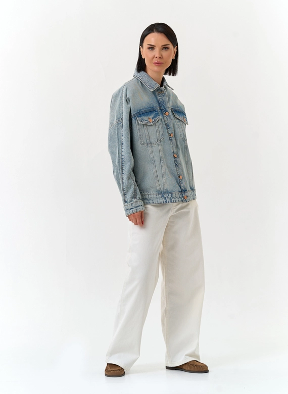 Женская джинсовая куртка со стразами