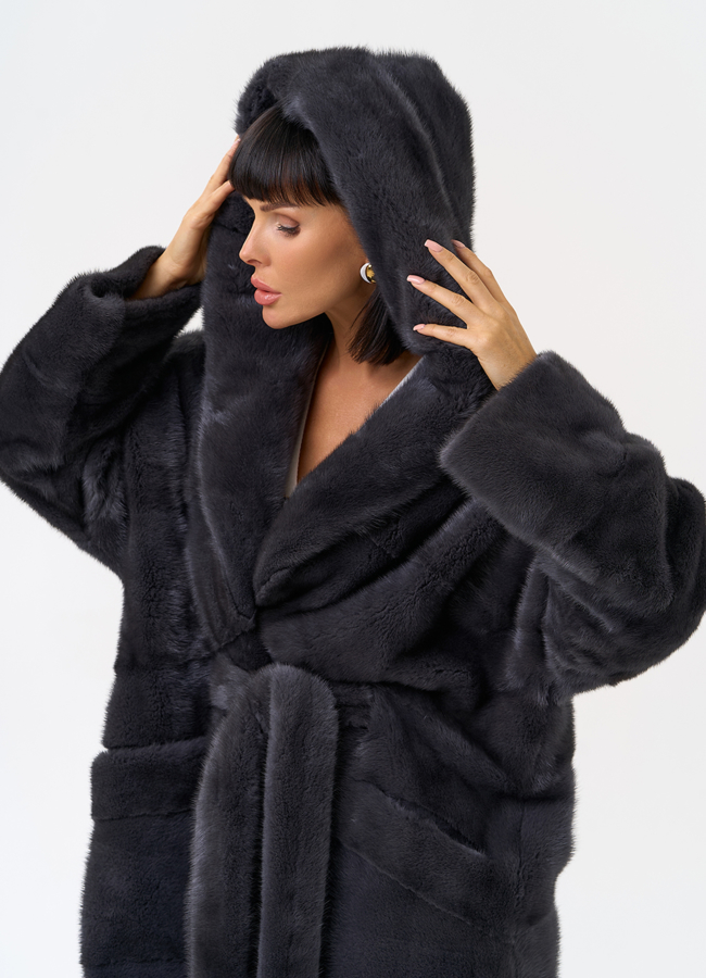 Женская шуба из меха норки с капюшоном модель № 31382 универмаг малина