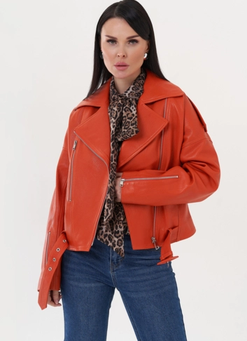 Кожаная куртка "косуха" оранжевого цвета фото