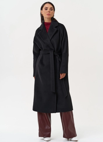 Женское пальто с английским воротником