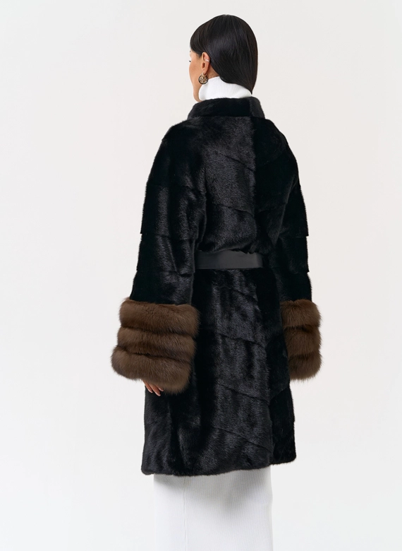 Норковая шуба с манжетами из меха куницы