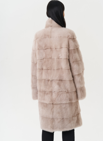 Светлая норковая шуба с воротником стойкой