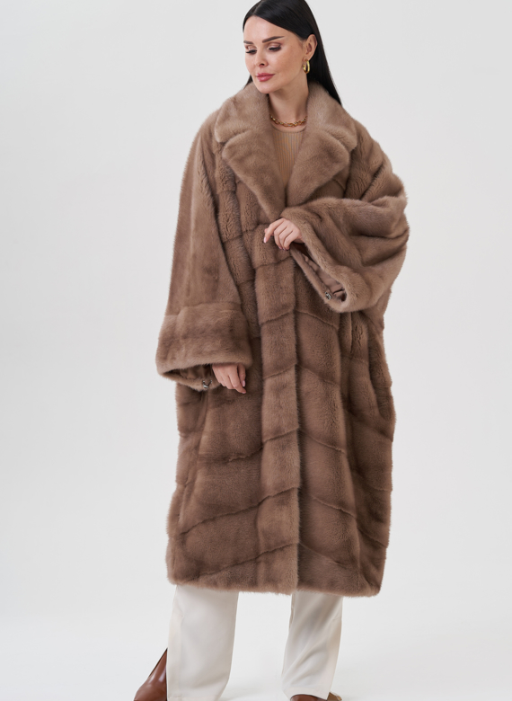 Шуба оверсайз с английским воротником 