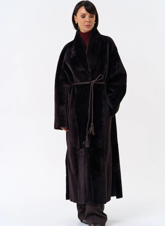 Женская двухсторонняя дубленка с декоративным поясом